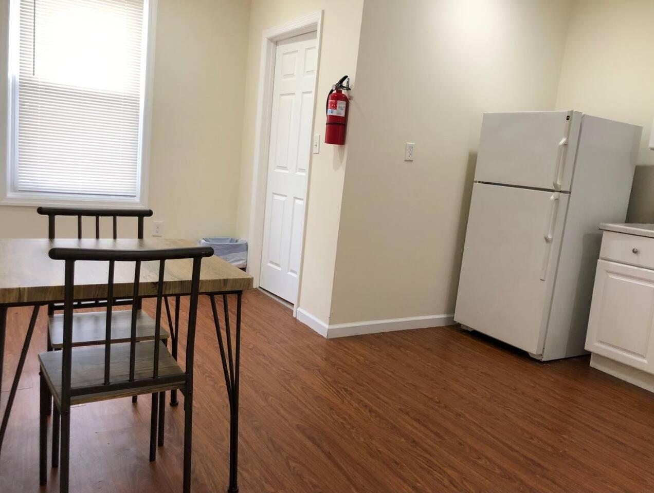 Large And Private 3 Bedroom And 1 Bathroom Apartment Near Newark International Airport Ewr And New York City Kültér fotó